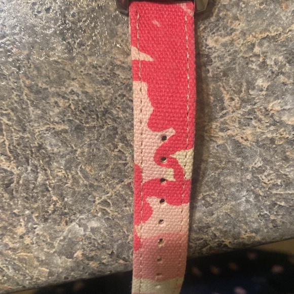 NWT -RARE -Bass Pro Shop Camo Watch with Adjustable Pink Camo band - Picture 4 of 8